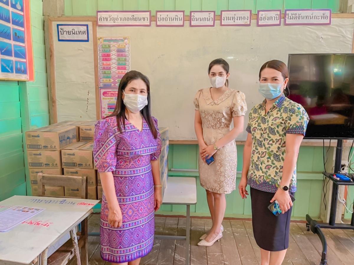 ดำเนินการสุ่มตรวจสอบอาหารเสริม(นมโรงเรียน)ภาคเรียนที่1/2565