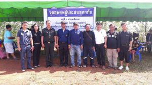 อบจ.สุราษฎร์ธานี นำโดย นายวิวัฒน์ สรรพา ได้นำข้าวกล่องจำนวน 150 กล่อง และน้ำ จำนวน 15 แพ็ค มามอบให้ผูประสบอุทกภัย